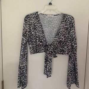 Romwe L.S crop top size medium